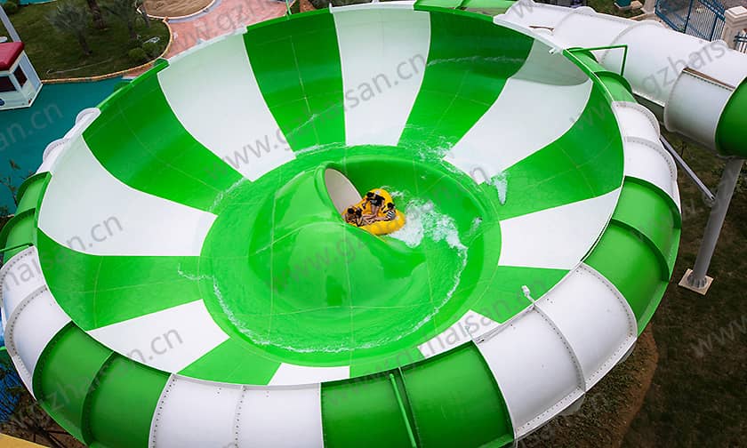 浙江宁波大目湾阿拉的海水上乐园巨兽碗