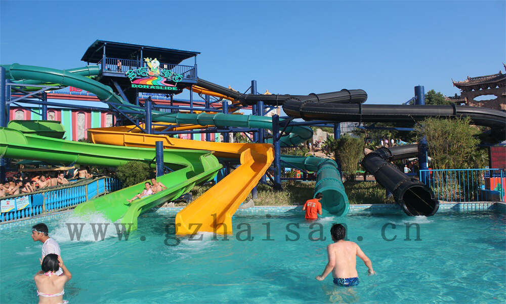 如何维护水上乐园的水上滑梯水幕瀑布设备？