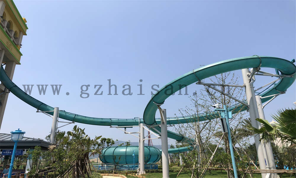 如何选择适合水上游乐场的定制设备？