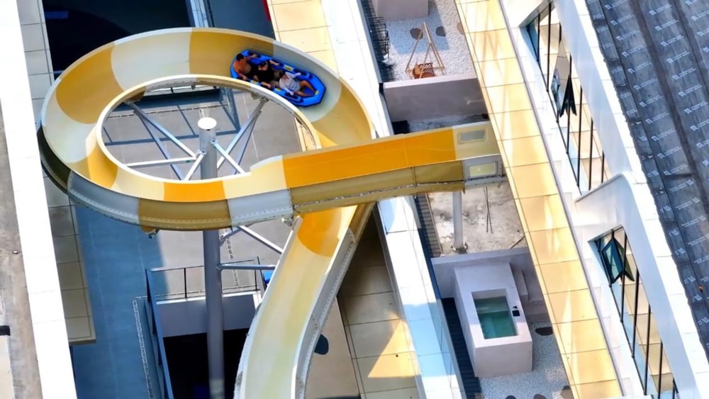 激流过山车｜当速度拥抱水花，掀起水上狂欢盛宴